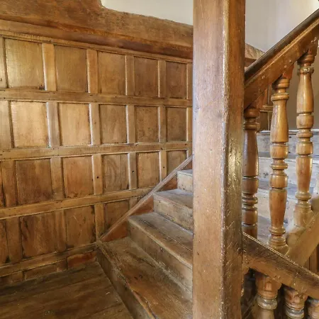 High Hall بيت للعطل